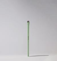 NATURAL FIBER PRECISION EYE SHADOW BRUSH 