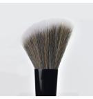 No. 31 Precision Blush Brush Beter Elite